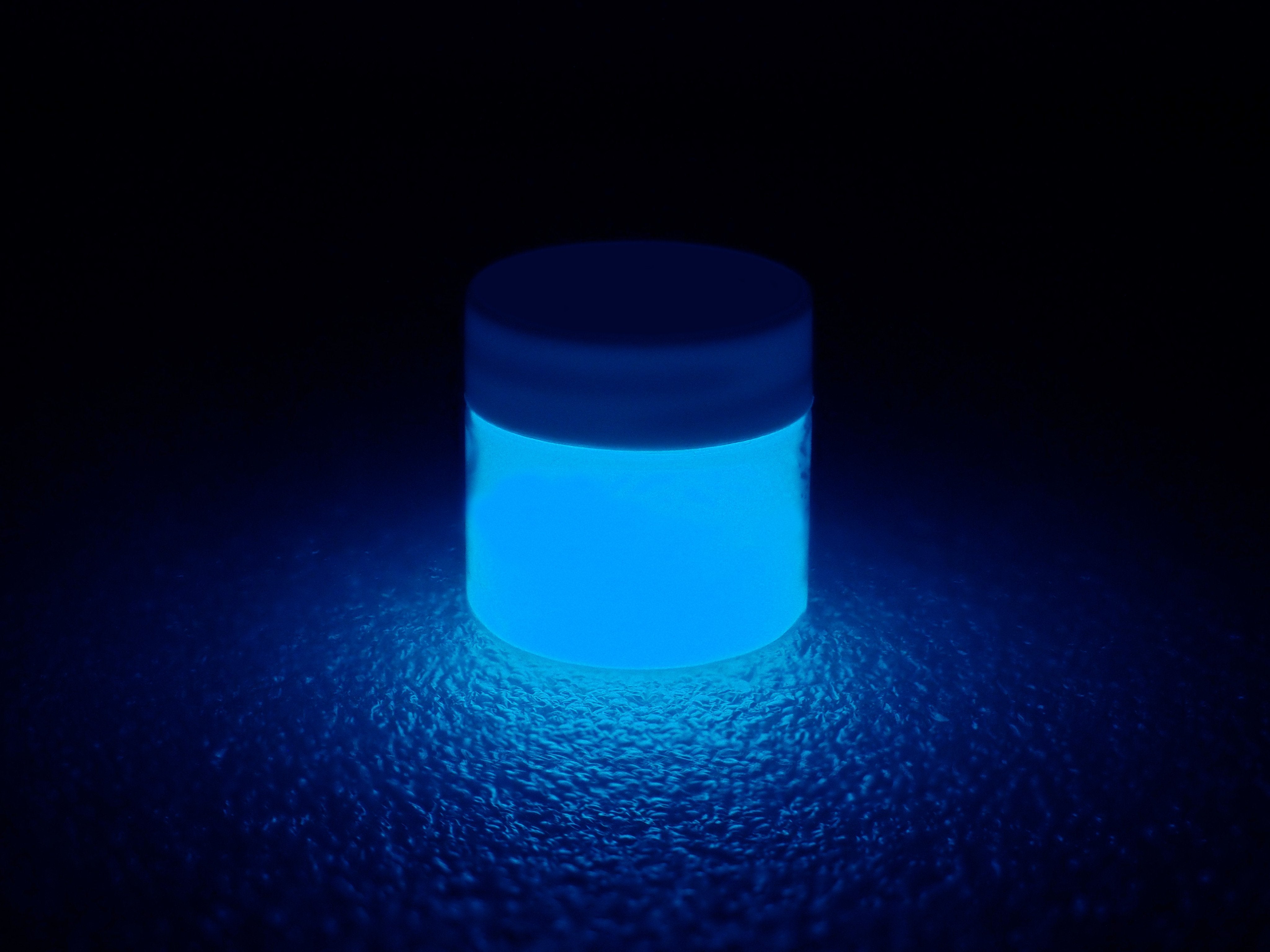 Phosphorescent Powder Phosphorescent Glow in the Dark Powder Pigment - Blue | GLO Effex