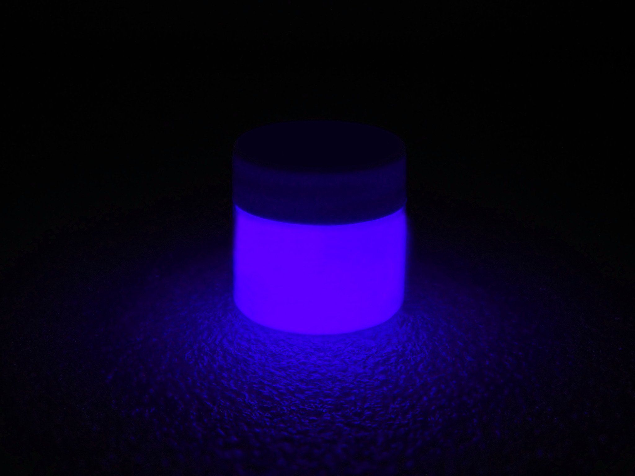 Glow Powder Phosphor - Lacquer DIY Pigment, Phosphor Powder - Super  Luminescent Pigment (Blue Green)